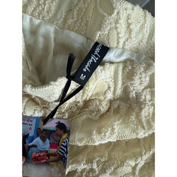 SACRED DEEDS Cream Bellbottom Lace Pants Size Medium NEW with tags - Picture 6 of 9